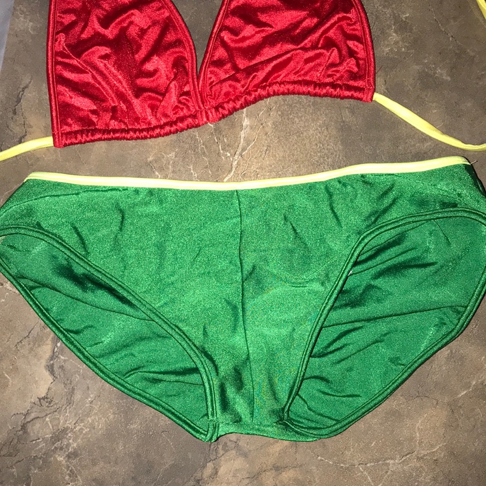Red & Green Bikini - Picture 3 of 4